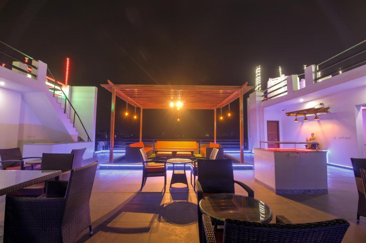 Twin Towers Bed & Breakfast Greater Noida Exterior photo