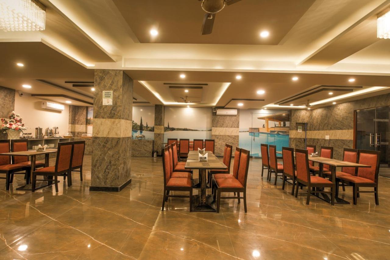 Twin Towers Bed & Breakfast Greater Noida Exterior photo