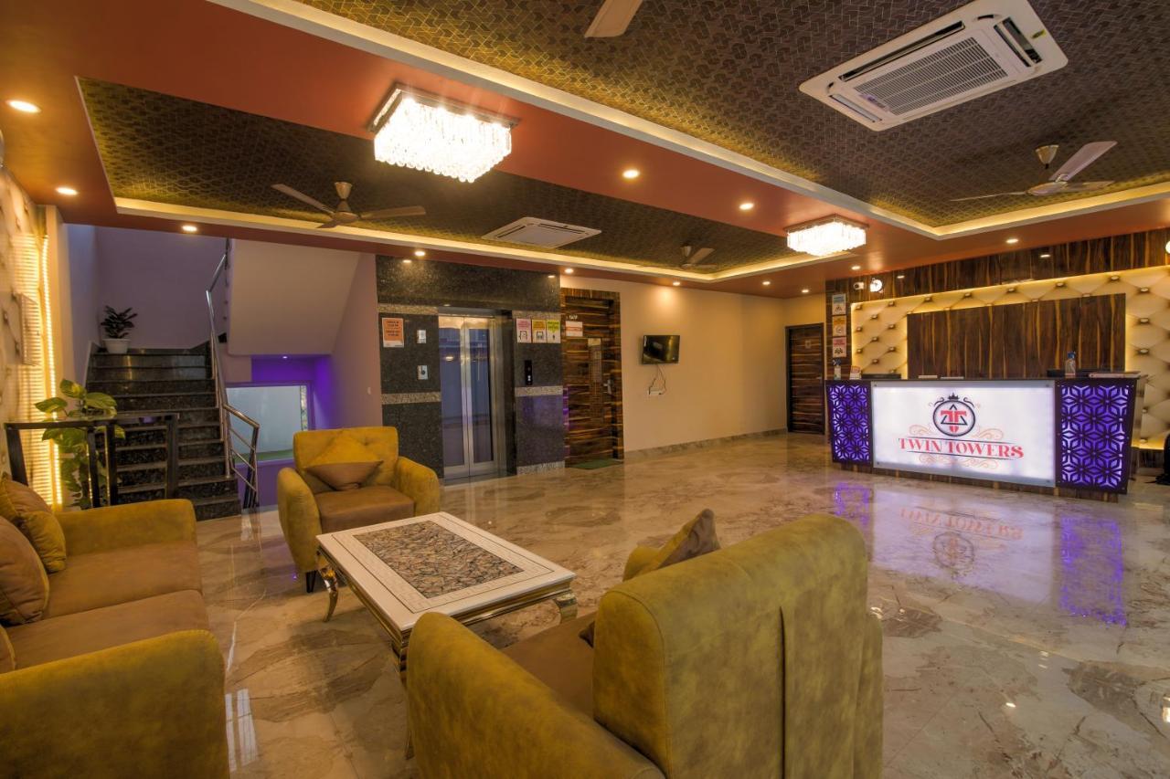 Twin Towers Bed & Breakfast Greater Noida Exterior photo