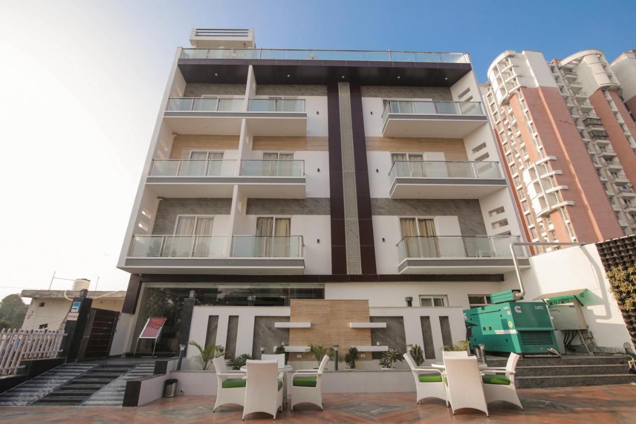 Twin Towers Bed & Breakfast Greater Noida Exterior photo