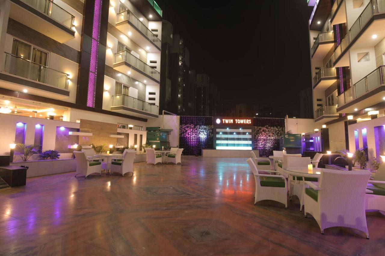 Twin Towers Bed & Breakfast Greater Noida Exterior photo