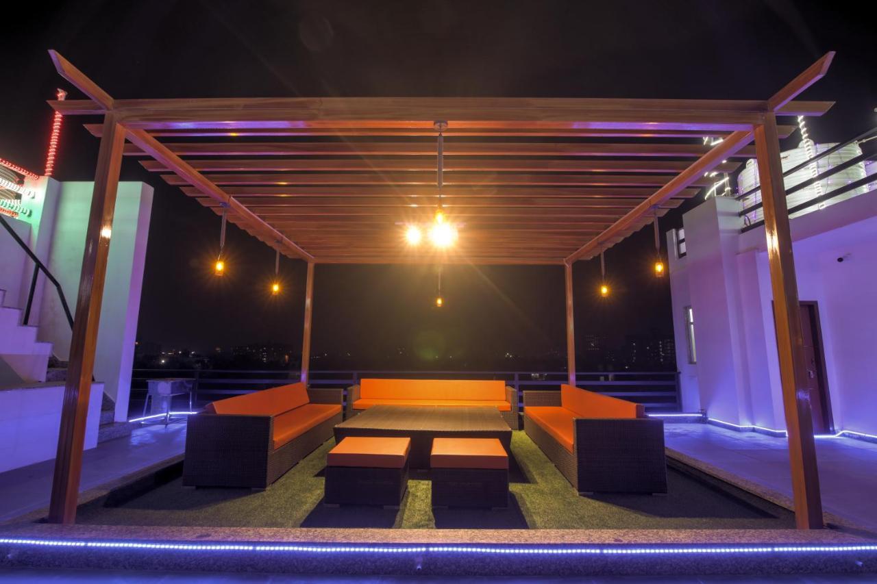 Twin Towers Bed & Breakfast Greater Noida Exterior photo