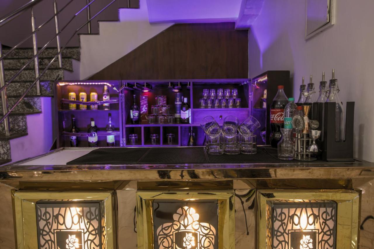 Twin Towers Bed & Breakfast Greater Noida Exterior photo