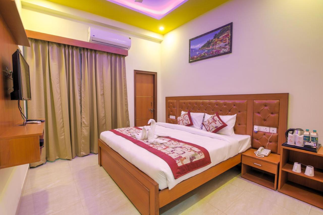 Twin Towers Bed & Breakfast Greater Noida Exterior photo