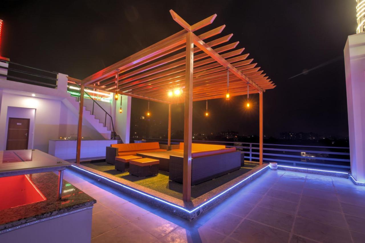 Twin Towers Bed & Breakfast Greater Noida Exterior photo