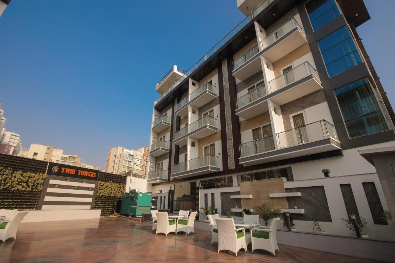 Twin Towers Bed & Breakfast Greater Noida Exterior photo