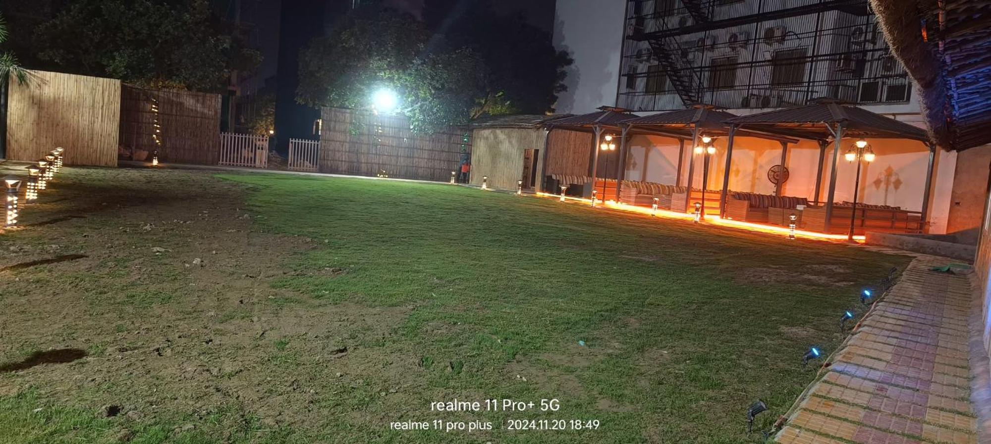 Twin Towers Bed & Breakfast Greater Noida Exterior photo